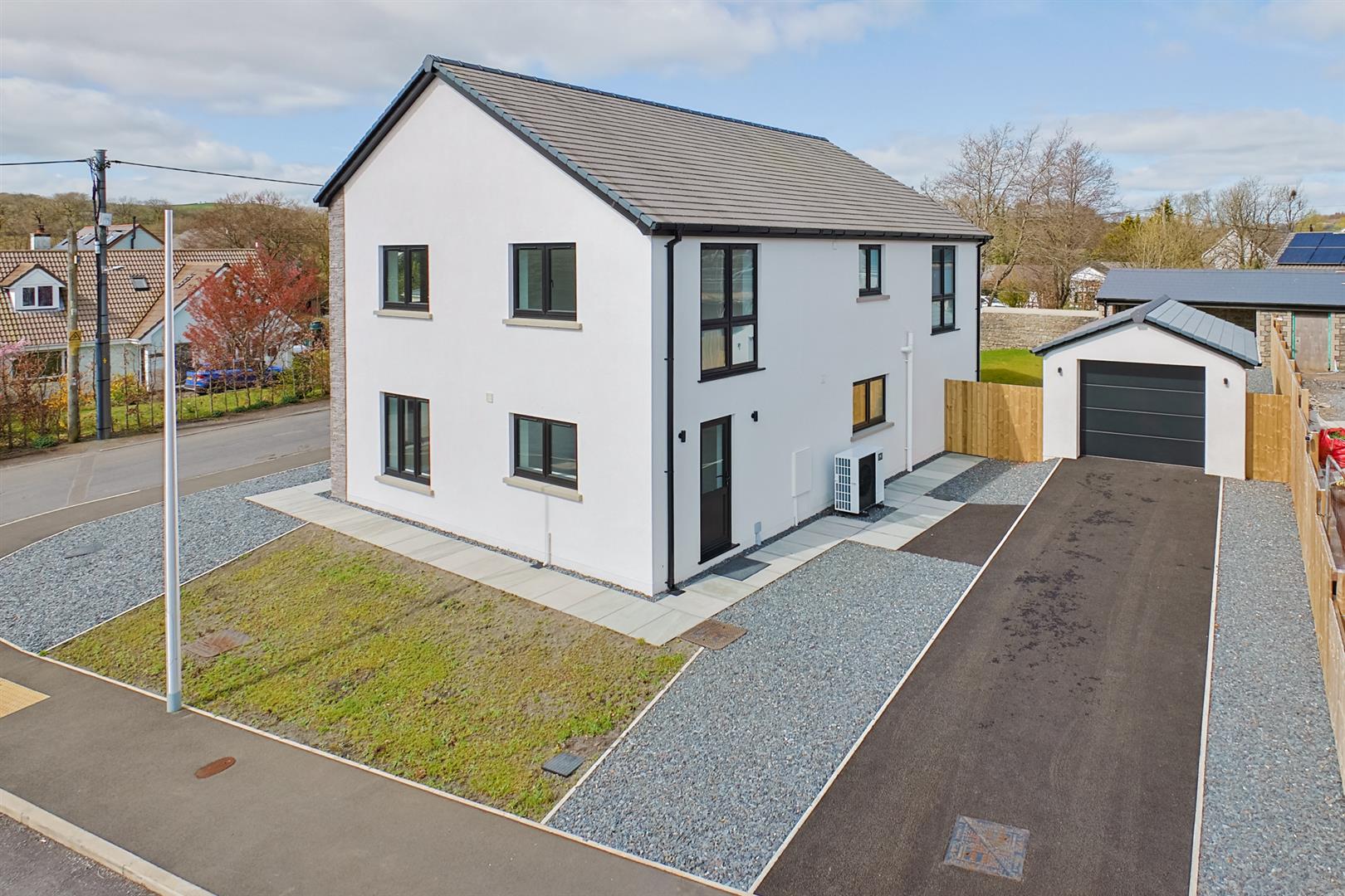 Clos Yr Ysgol, Milo, Llandybie, Ammanford, SA18 3PU